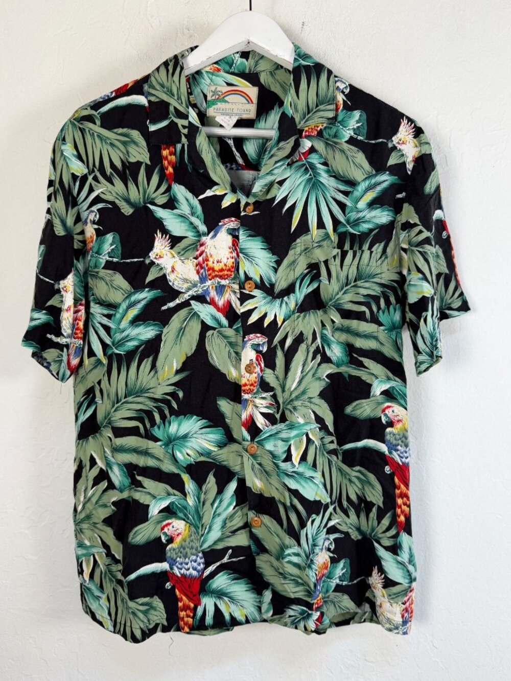 Paradise Found Hawaiian Shirt Mens Medium Black Rayon Parrot Palm Leaf Aloha VTG